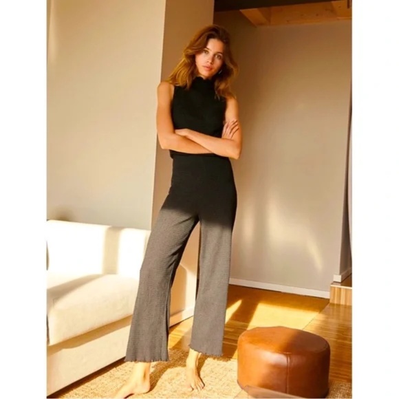 Aritzia Pants - Aritzia Wilfred Black Verona Wide Leg Seersucker Pant Pull On Size Medium